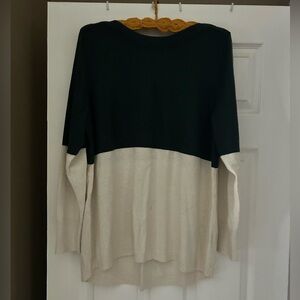 Apt. 9 Two-Tone Green and Cream Scoop Neck Sweater